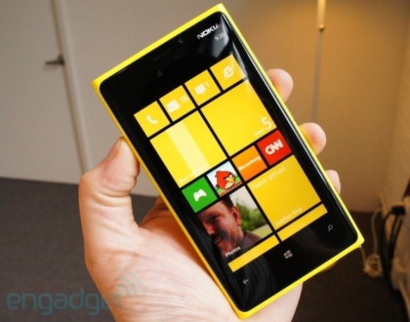 Lumia devuelve a Nokia al #1 en Finlandia